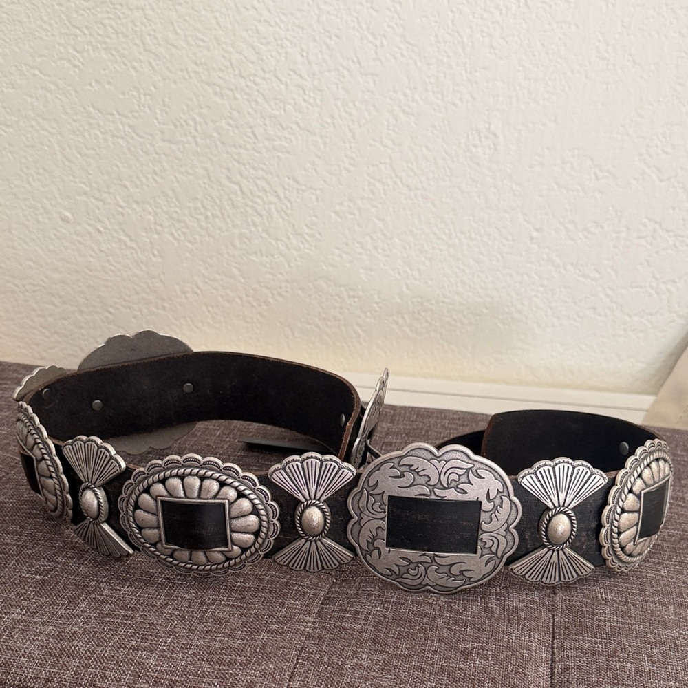 NWT Banana Republic Black Belt with Ornate Silver Buckle - Picture 4 of 8